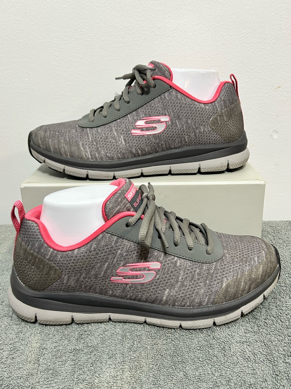 Sketchers Work Relaxed Fit Slip Resistant Comfort Flex Shoes Womens Size 7.5
